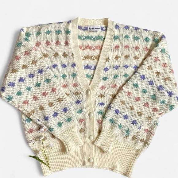 Alfred Dunner Sweaters - Vintage pastel cream cardigan